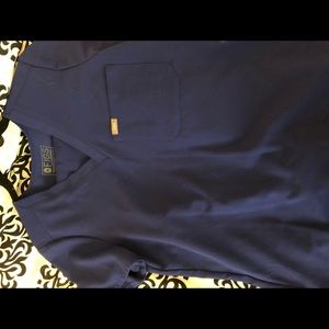 EUC Figs scrub top sz small